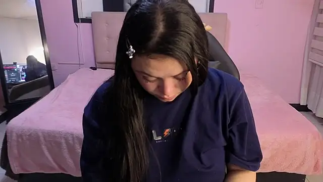 Chat +18 de Cute_Angell_ ao vivo