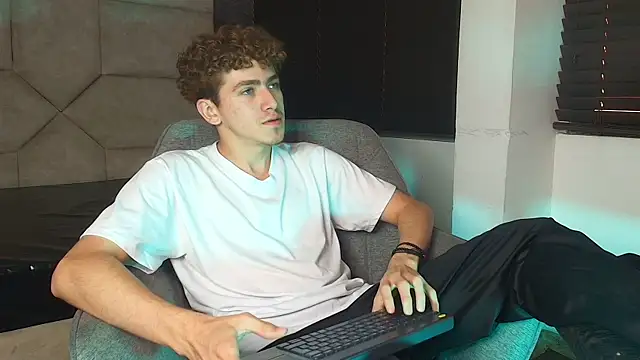 Tyler_Mcrey 现场XXX聊天