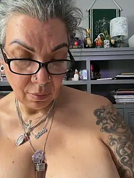 dieseldame1313's Live XXX Chat