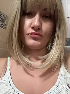 LunaFoxs – Naživo XXX chat