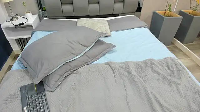 Chat XXX en directo de Charlie___Musk