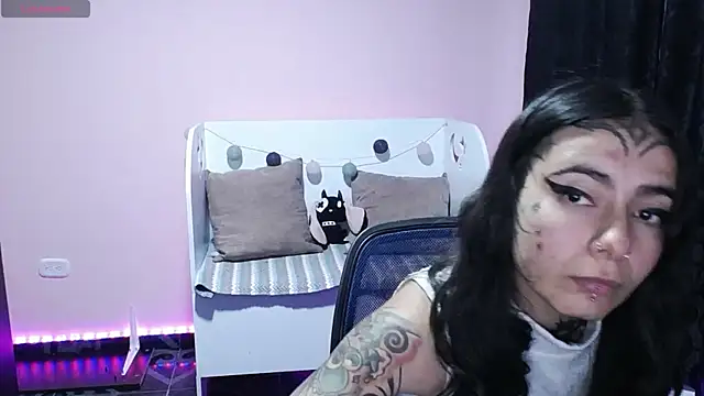 _onthary_6's Live XXX Chat