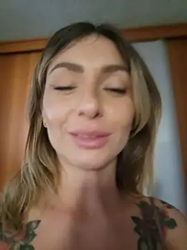 SofiaLace élő XXX-chatje