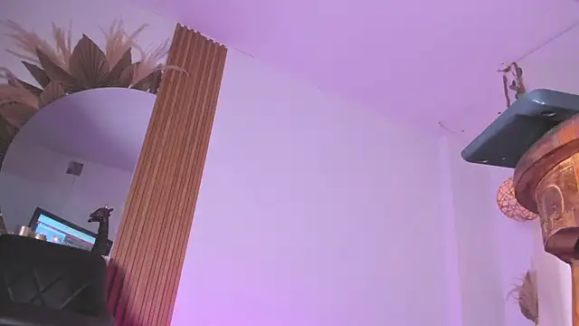 Sarahis_Valentina Chat XXX in diretta