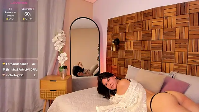 Chat +18 de freyaa__1 ao vivo