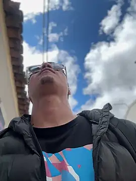 Czat XXX na żywo – TavoHot_