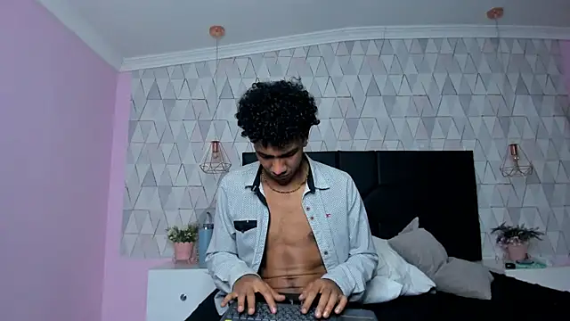 Chat XXX en directo de MarckThompsonn