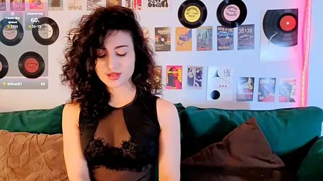 Chat +18 de Maya_Rogerss ao vivo
