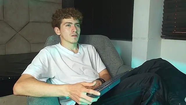 Chat XXX ao vivo de Tyler_Mcrey