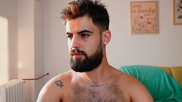 XXX chat uživo modela HairyRobxxx