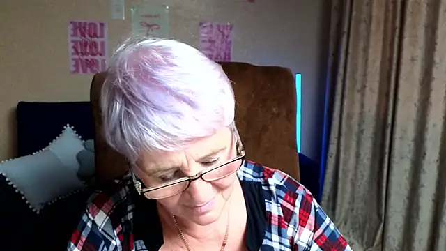 Sandra_Snowflake Chat XXX in diretta