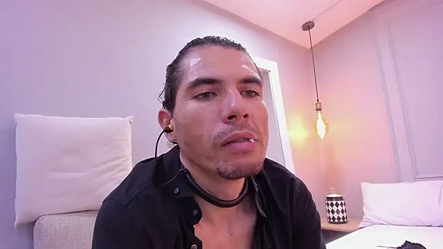 XXX chat uživo modela Antony_Stone