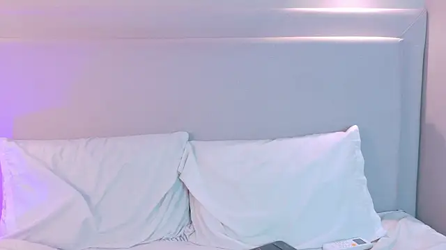NaomiKlarc – Live XXX-chat