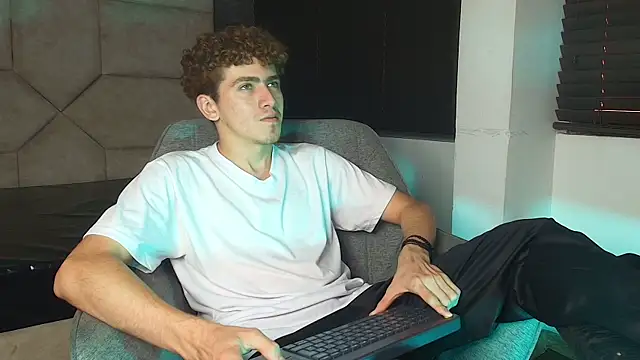 Živý XXX chat Tyler_Mcrey