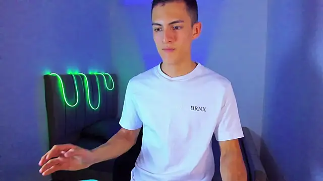 Matiius18's Webcam Show