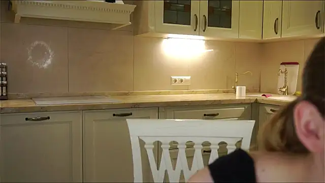 NaomiFess XXX чат на живо