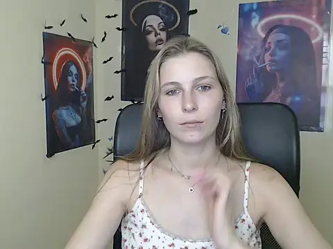 StrangerGi Chat XXX live