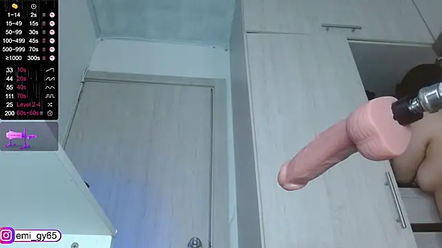 emilyn_grey1: онлайн-секс-чат