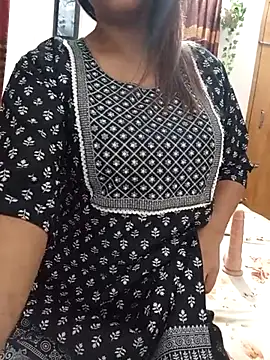 Tanha18 Adlı Modelin Canlı XXX Sohbeti
