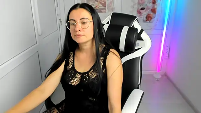 XXX chat uživo modela ChloeVibee