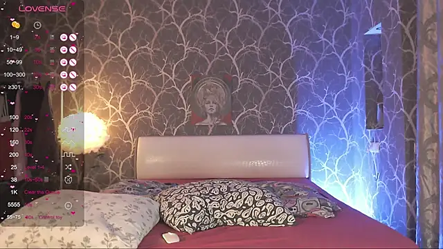 MiaMiaMeow live XXX chat