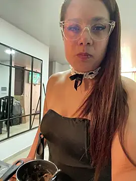 Chat +18 de Pretty__Milf ao vivo