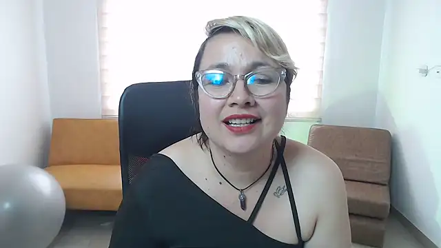 AnyaLuxx_07's Live XXX Chat