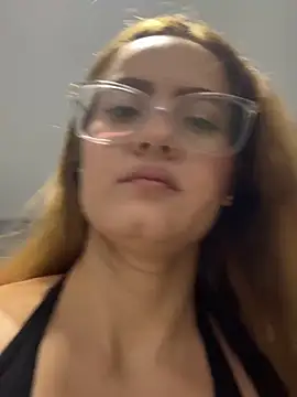 Ada_Turner – Naživo XXX chat
