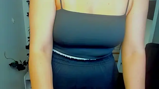 Josephine_Kiss Live XXX-Chat