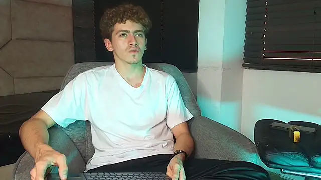 Chatroom XXX en direct de Tyler_Mcrey