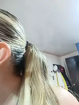 Chatroom XXX en direct de miss_hanna07