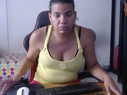 Adriana_0312 – Live XXX-chat
