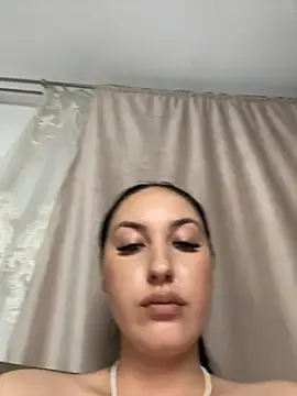 Chat XXX en directo de Lucy_doll22
