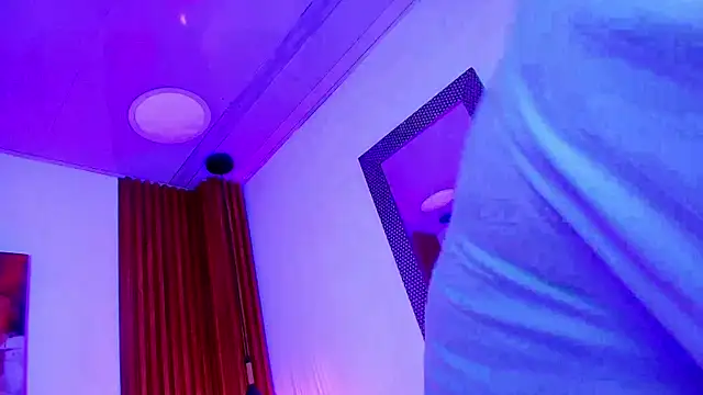 Liam_Ink élő XXX-chatje