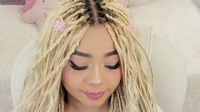 Chatroom XXX en direct de conny__curly