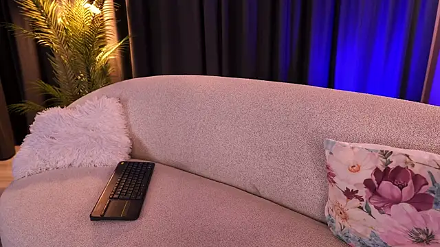 XXX chat uživo modela Red_Kim