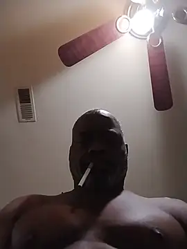 Chat +18 de Tremainebigg ao vivo