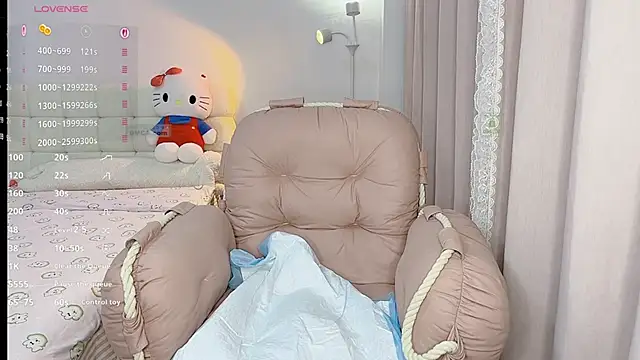 QiQiQi_ – Live XXX-chat