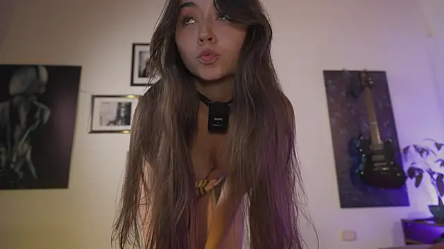 Bellapazzia 现场XXX聊天
