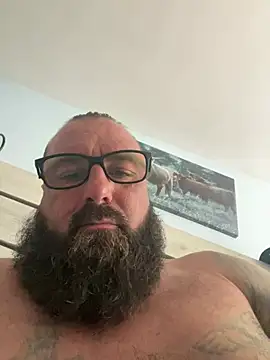 alphareign85 live XXX chat