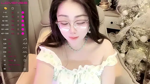 Monica-666888- 现场XXX聊天