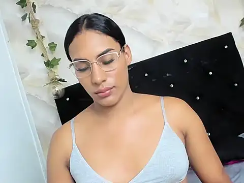 sasha_smith18 Adlı Modelin Canlı XXX Sohbeti