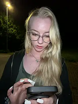 צ'אט XXX בשידור חי של LinaLeana