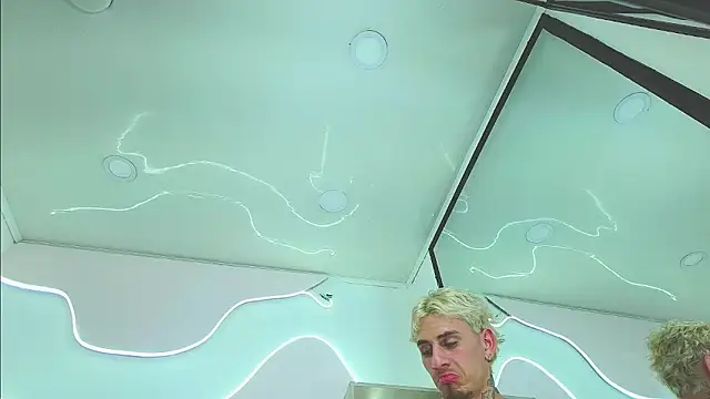 XXX chat uživo modela DanntheStiff