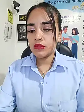 Chat +18 de MAYE__13 ao vivo