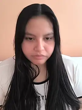 Hinae_ Chat XXX in diretta