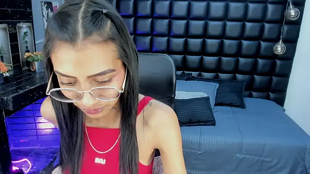 KarlaSlutSkinny__ Chat XXX live