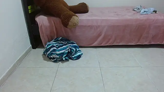 Chat XXX en directo de Andrea_deepsloppy