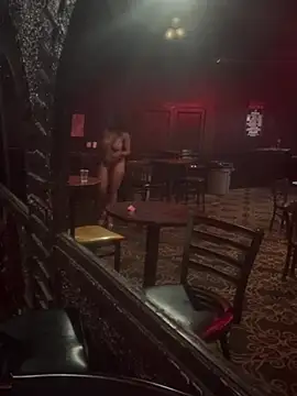 MadameMuse Show in webcam