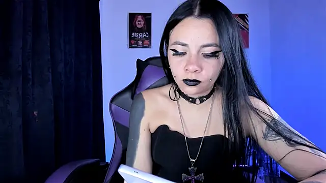 emilydolll666's Live XXX Chat